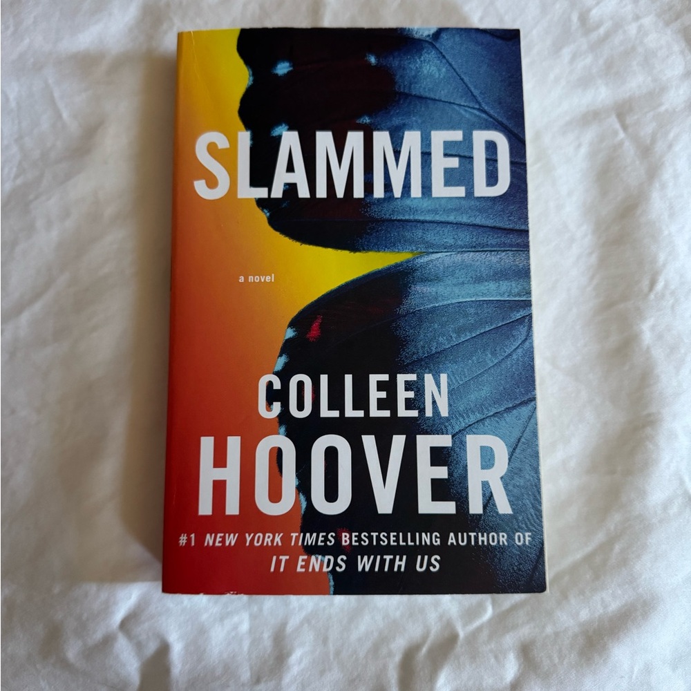 Slammed by Colleen Hoover 📕